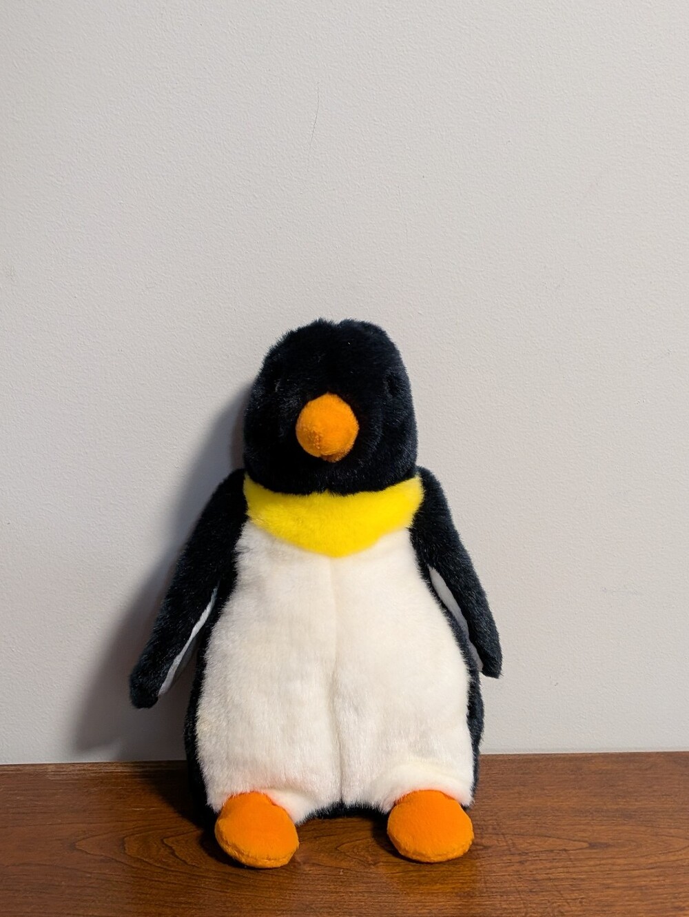 Ty Beanie Buddy Waddle The Penguin 1998. GUC. 10 Inches